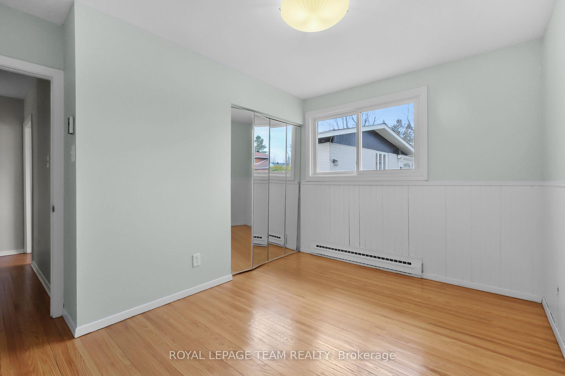 Photo 22 of 20 Whitehill Avenue, Ottawa, Meadowlands/Crestview — HOMEH