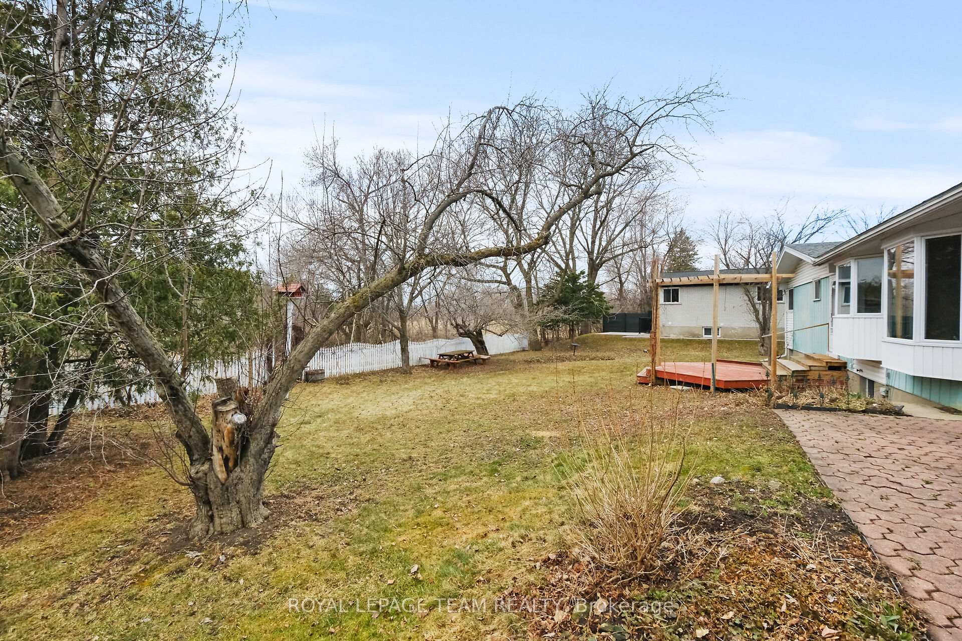 Photo 32 of 20 Whitehill Avenue, Ottawa, Meadowlands/Crestview — HOMEH
