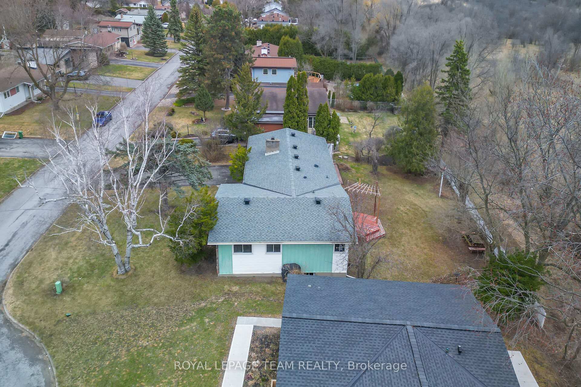 Photo 37 of 20 Whitehill Avenue, Ottawa, Meadowlands/Crestview — HOMEH