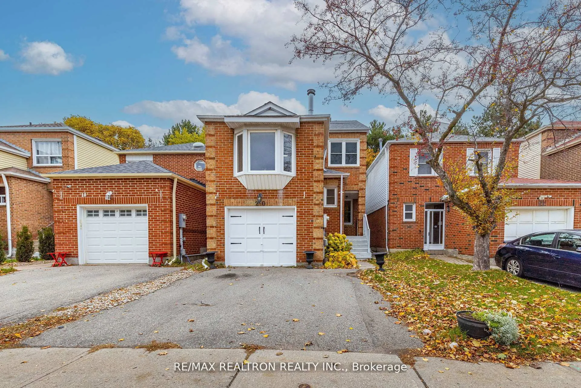 Photo 2 of 20 Jonathan Gate, Vaughan, Crestwood-Springfarm-Yorkhill — HOMEH