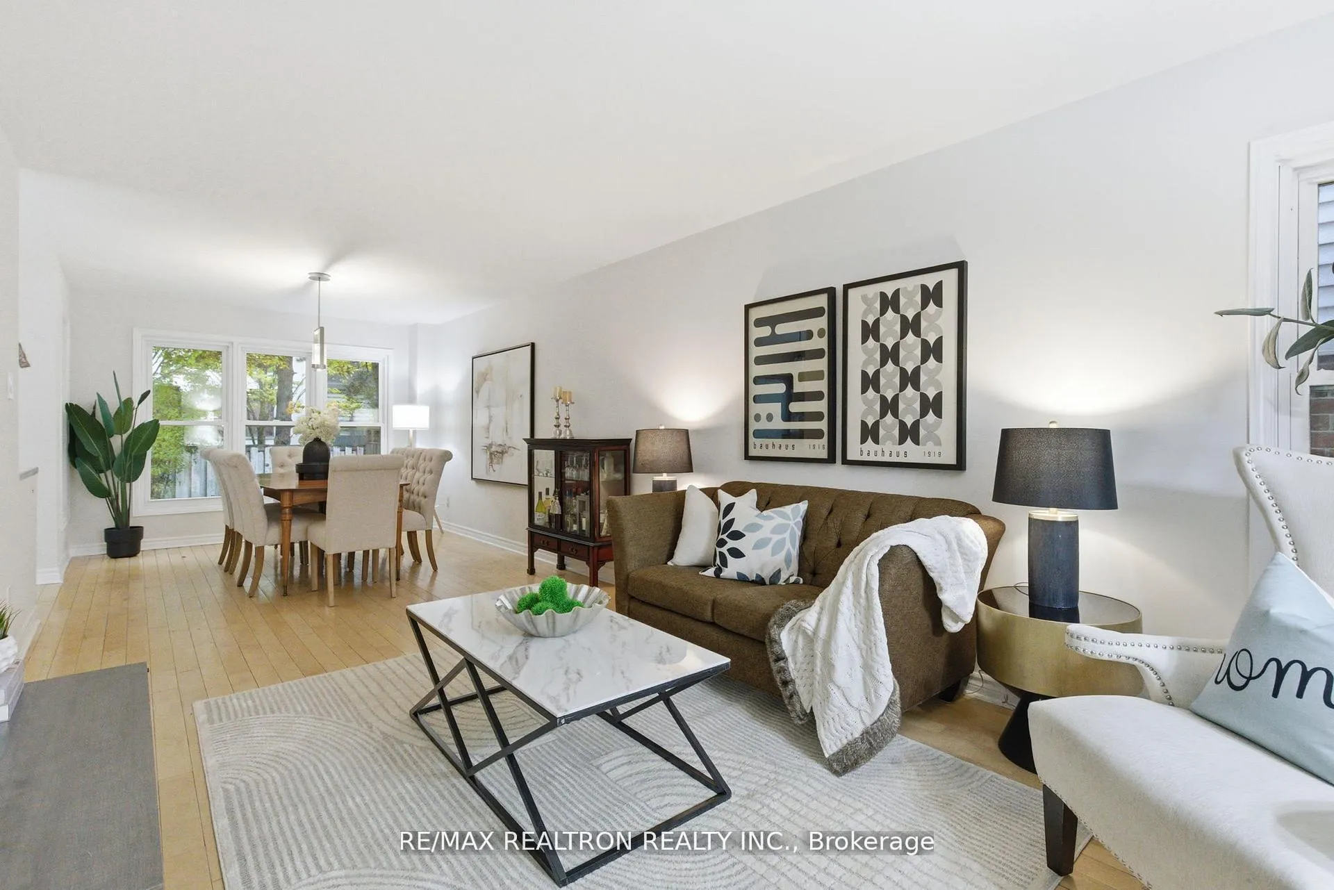 Photo 6 of 20 Jonathan Gate, Vaughan, Crestwood-Springfarm-Yorkhill — HOMEH