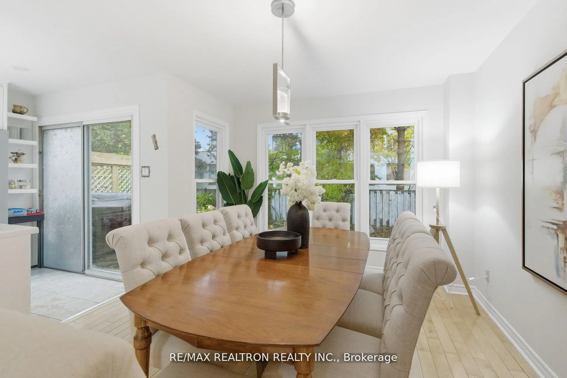Photo 10 of 20 Jonathan Gate, Vaughan, Crestwood-Springfarm-Yorkhill — HOMEH