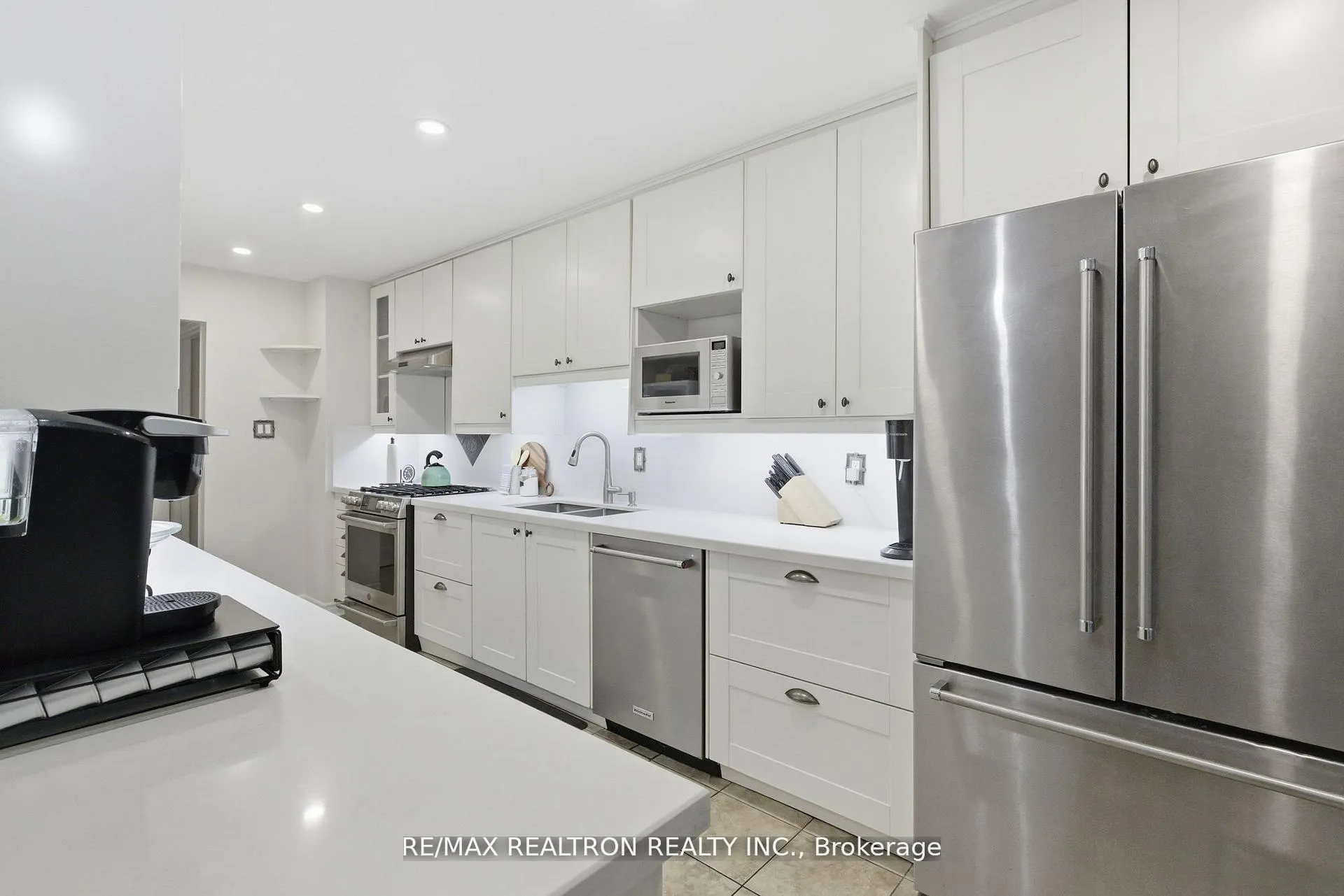 Photo 14 of 20 Jonathan Gate, Vaughan, Crestwood-Springfarm-Yorkhill — HOMEH