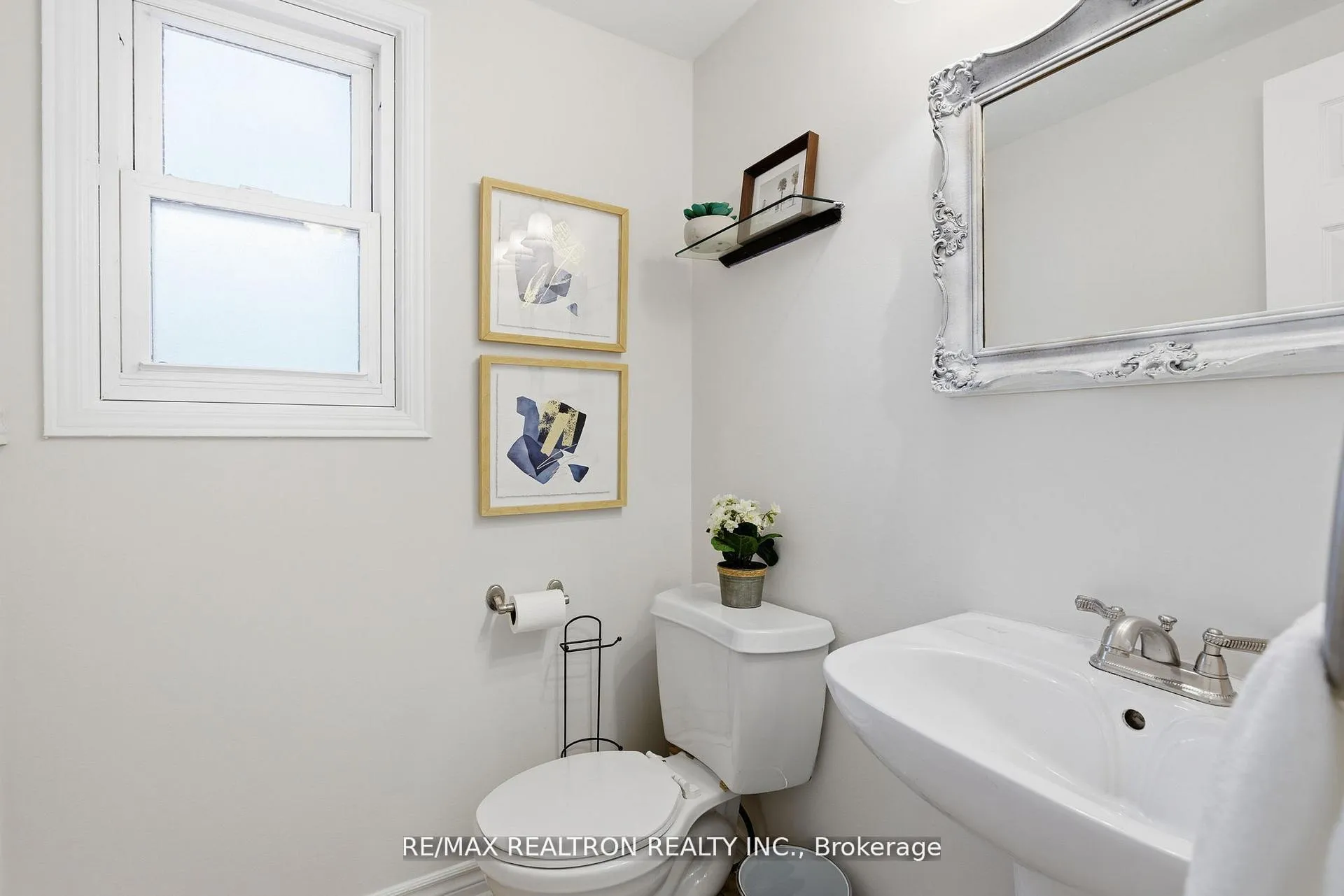 Photo 15 of 20 Jonathan Gate, Vaughan, Crestwood-Springfarm-Yorkhill — HOMEH