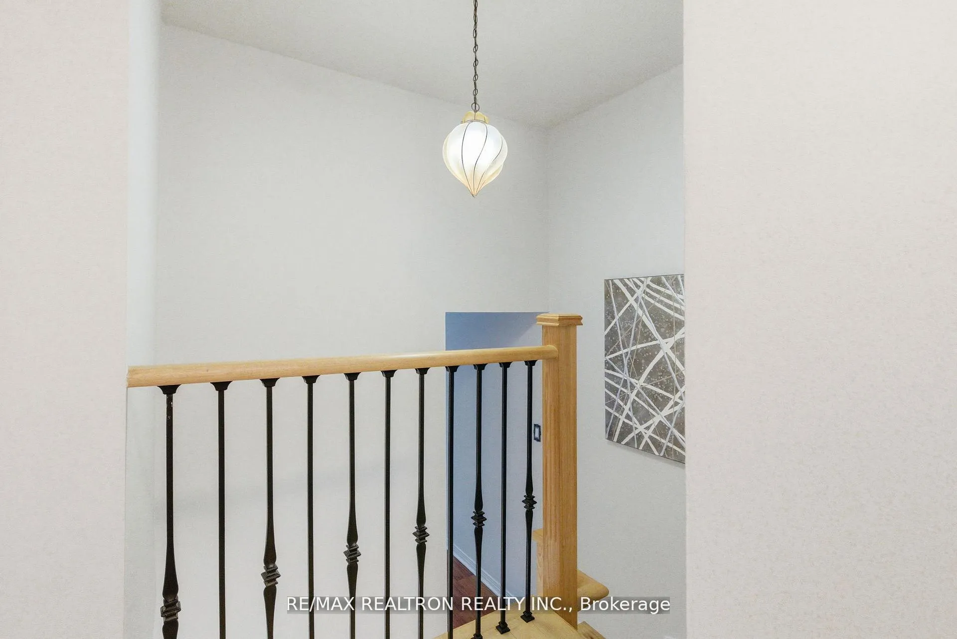 Photo 16 of 20 Jonathan Gate, Vaughan, Crestwood-Springfarm-Yorkhill — HOMEH