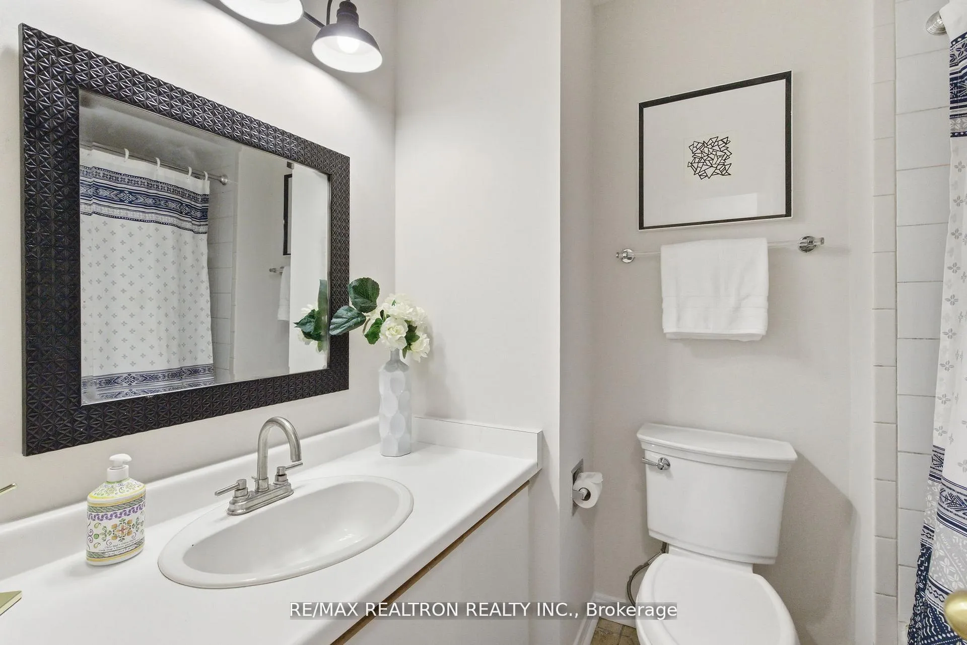 Photo 21 of 20 Jonathan Gate, Vaughan, Crestwood-Springfarm-Yorkhill — HOMEH