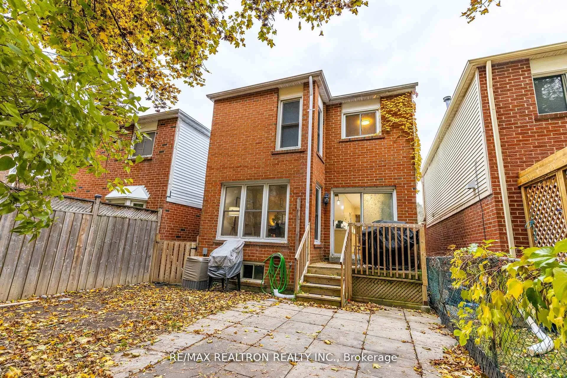 Photo 32 of 20 Jonathan Gate, Vaughan, Crestwood-Springfarm-Yorkhill — HOMEH