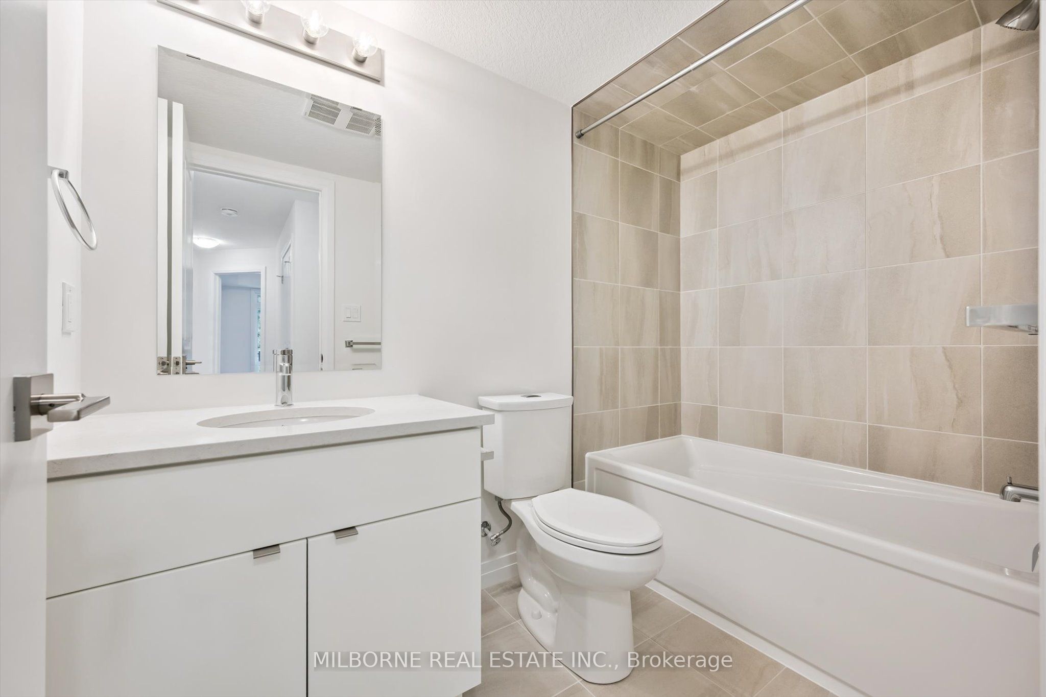 Photo 12 of 34 Arabella Drive, Guelph, Village By The Arboretum — HOMEH
