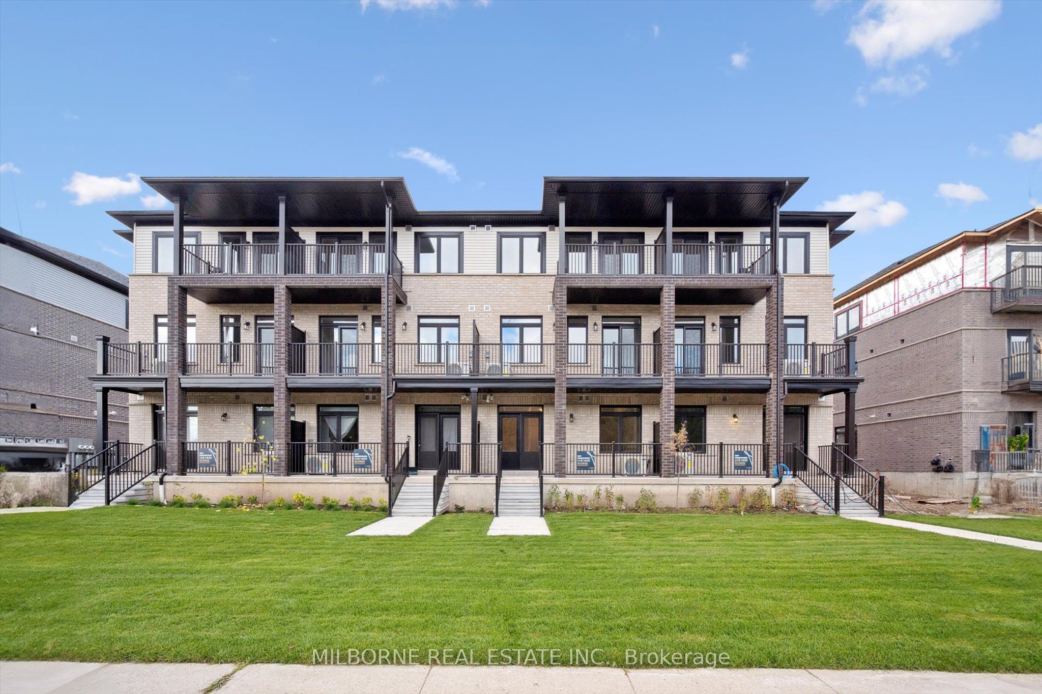 Photo 4 of 34 Arabella Drive, Guelph, Village By The Arboretum — HOMEH