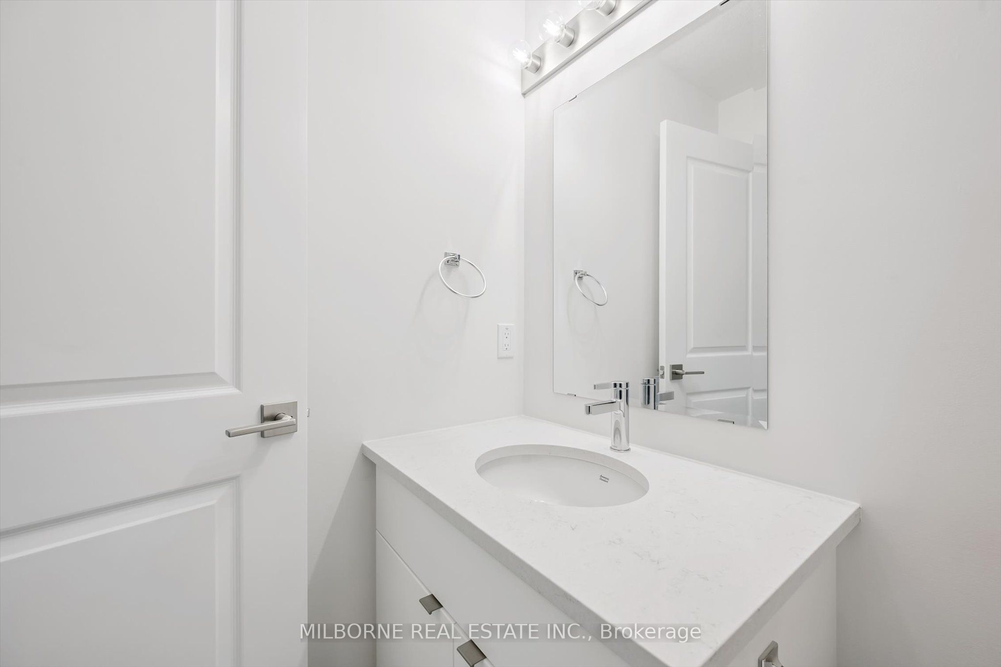 Photo 15 of 34 Arabella Drive, Guelph, Village By The Arboretum — HOMEH