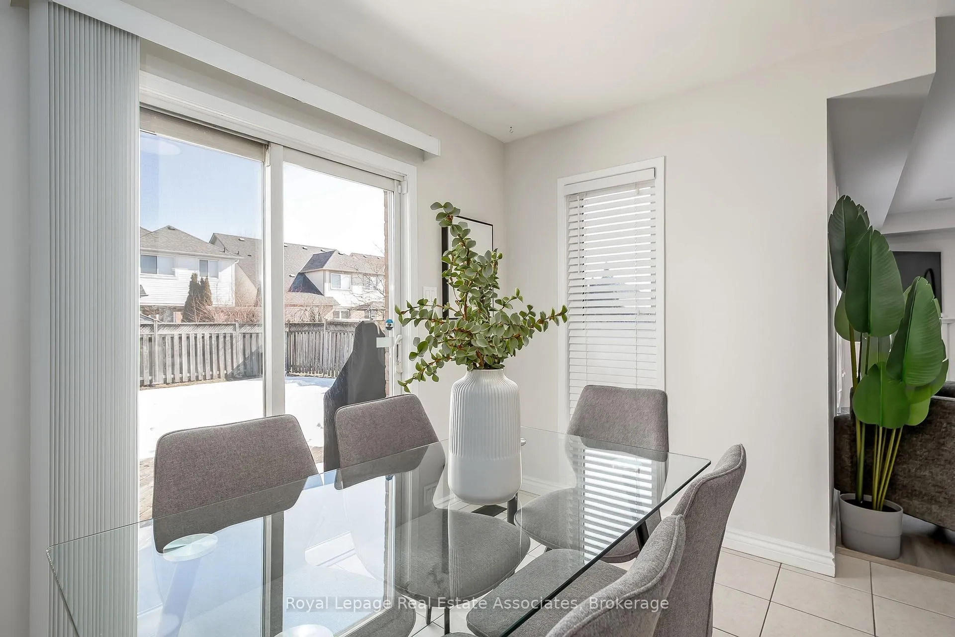 Photo 15 of 1130 Zimmerman Crescent, Milton, Beaty — HOMEH