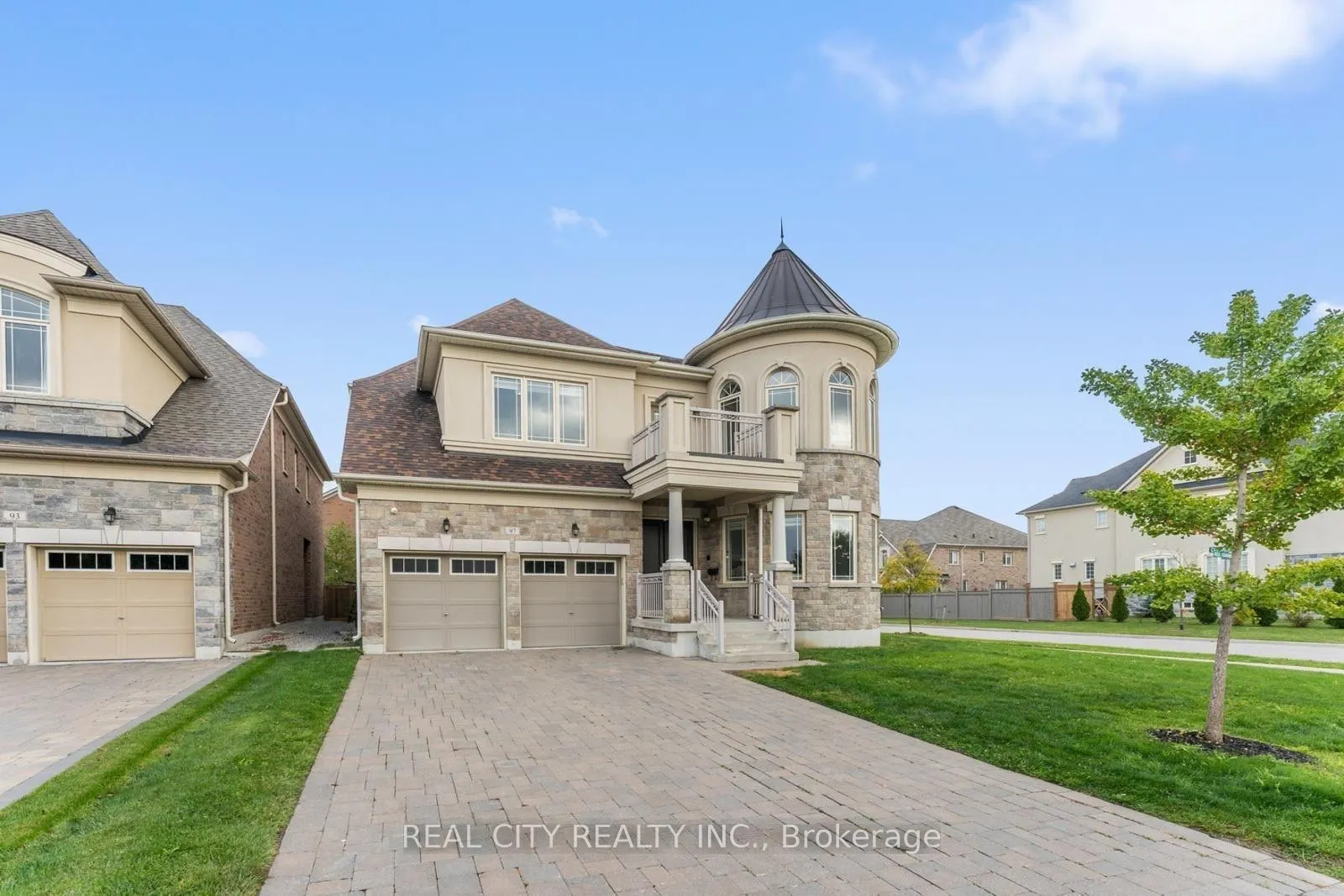 Front of Unit Basement, 97 Ross Vennare Crescent