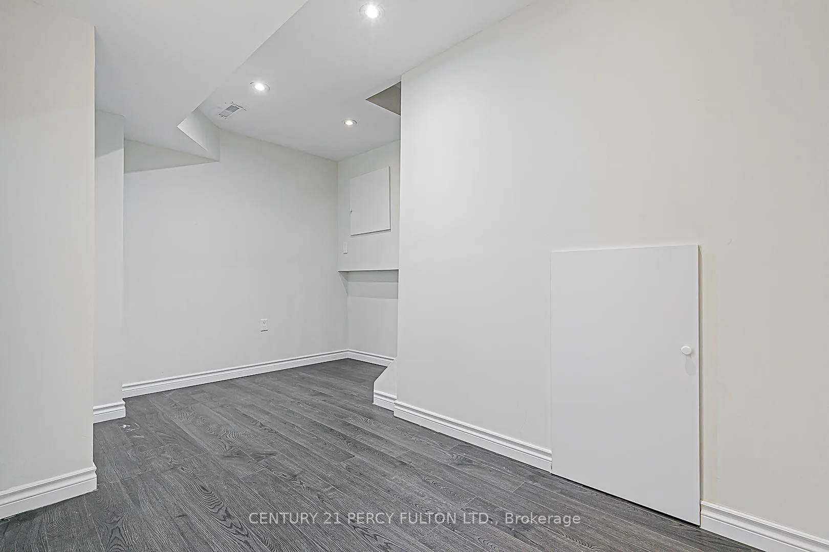 Photo 15 of 53 Miley Drive, Markham, Markville — HOMEH