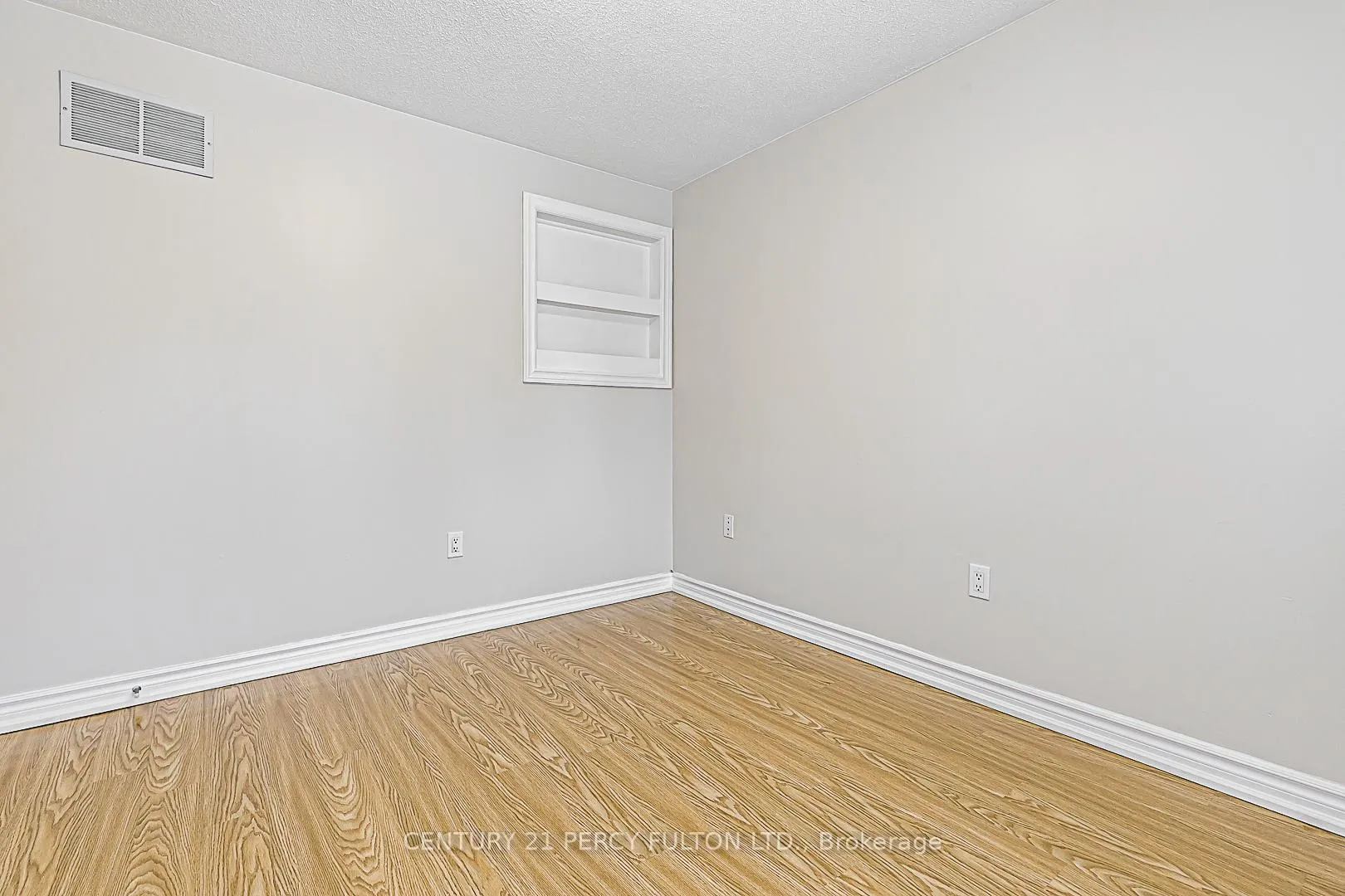 Photo 32 of 53 Miley Drive, Markham, Markville — HOMEH