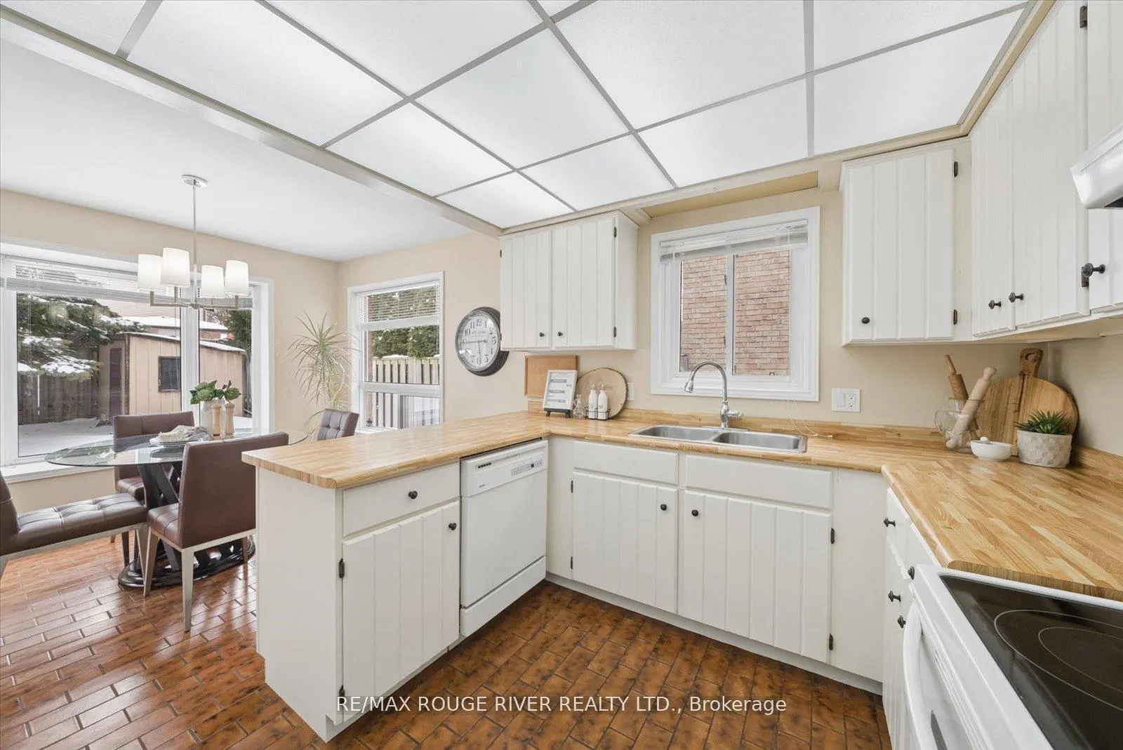Photo 10 of 1 Worfolk Place, Whitby, Pringle Creek — HOMEH