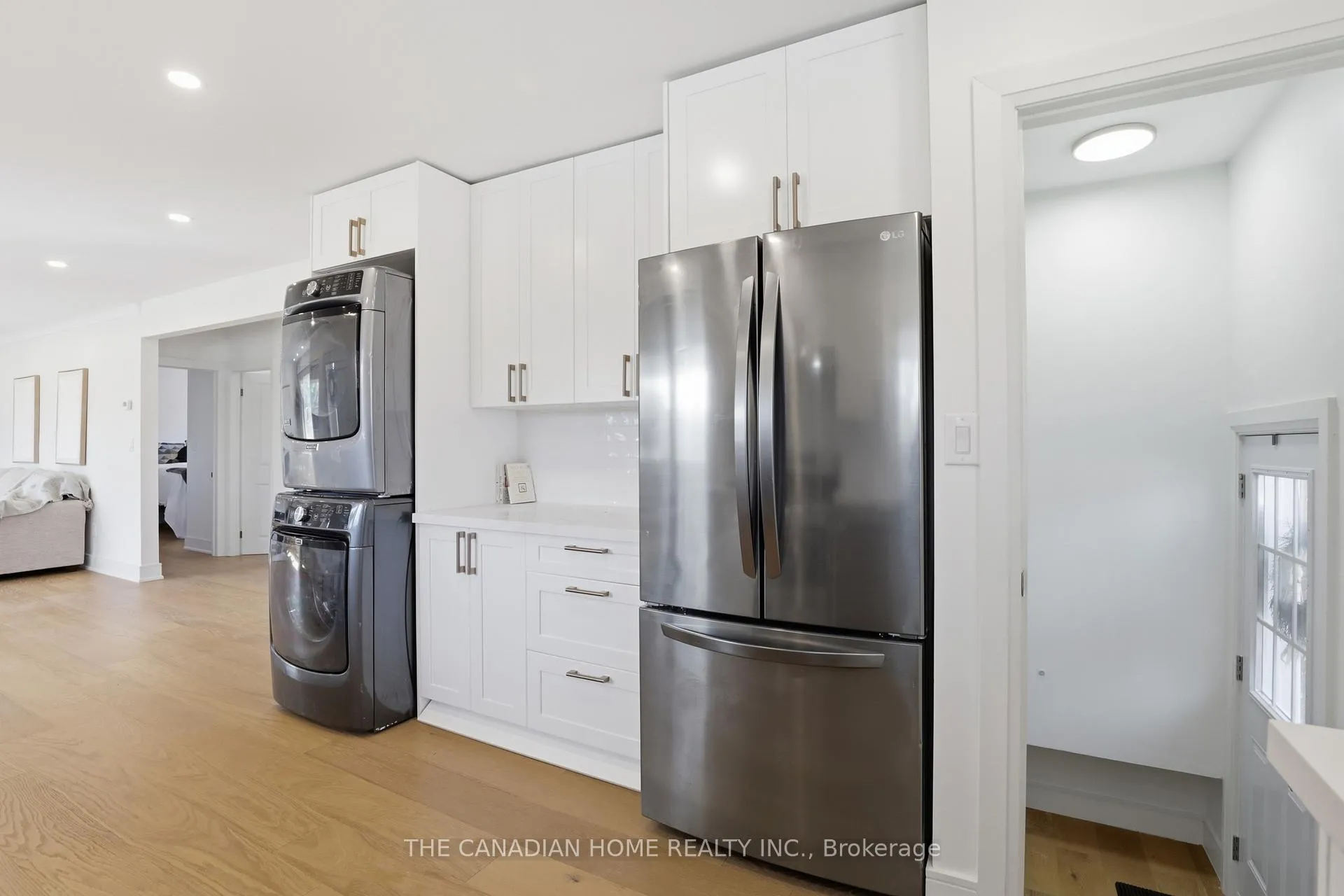 Photo 6 of 21 Clearview Heights, St. Catharines, Burleigh Hill — HOMEH