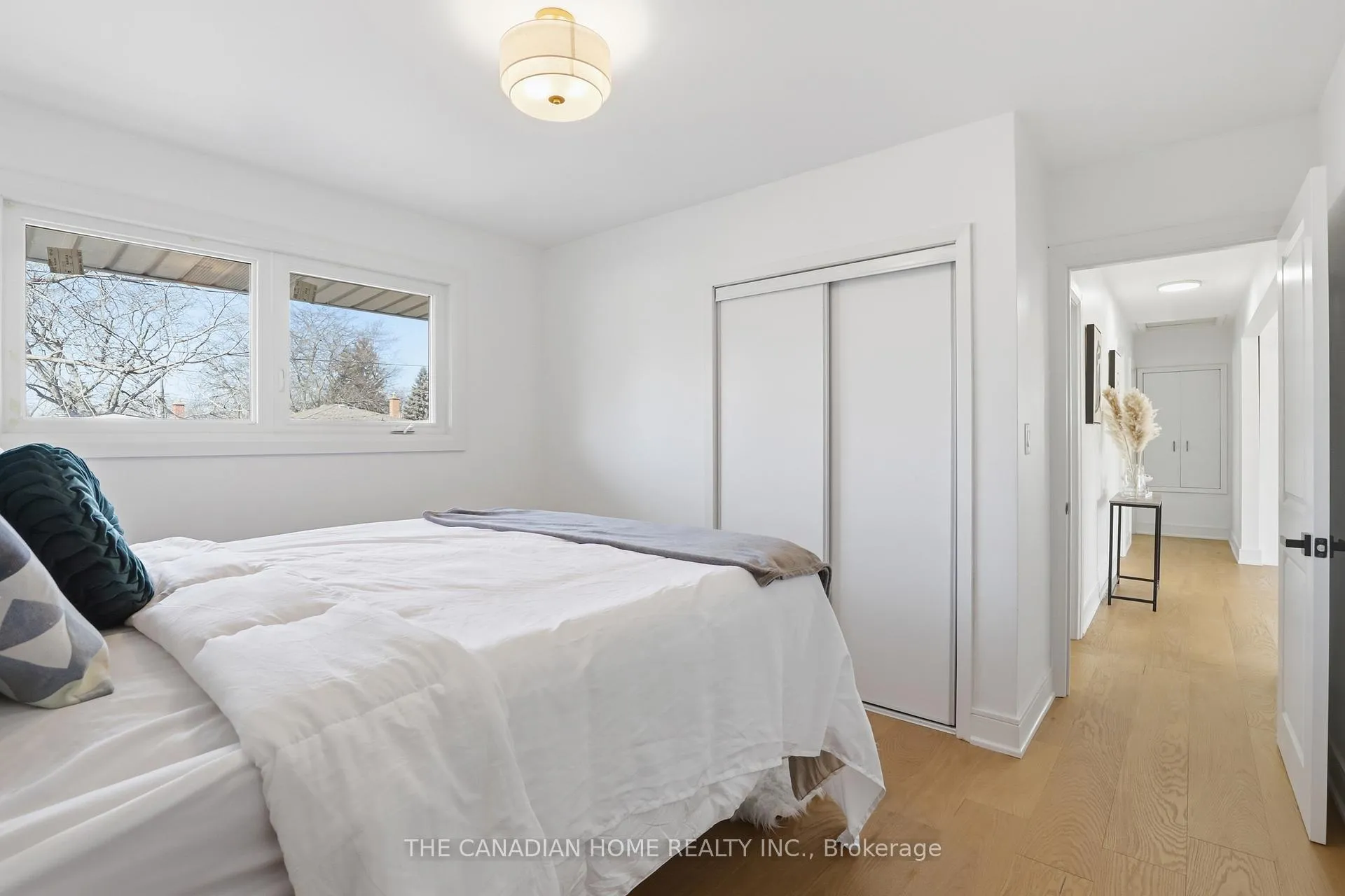 Photo 15 of 21 Clearview Heights, St. Catharines, Burleigh Hill — HOMEH
