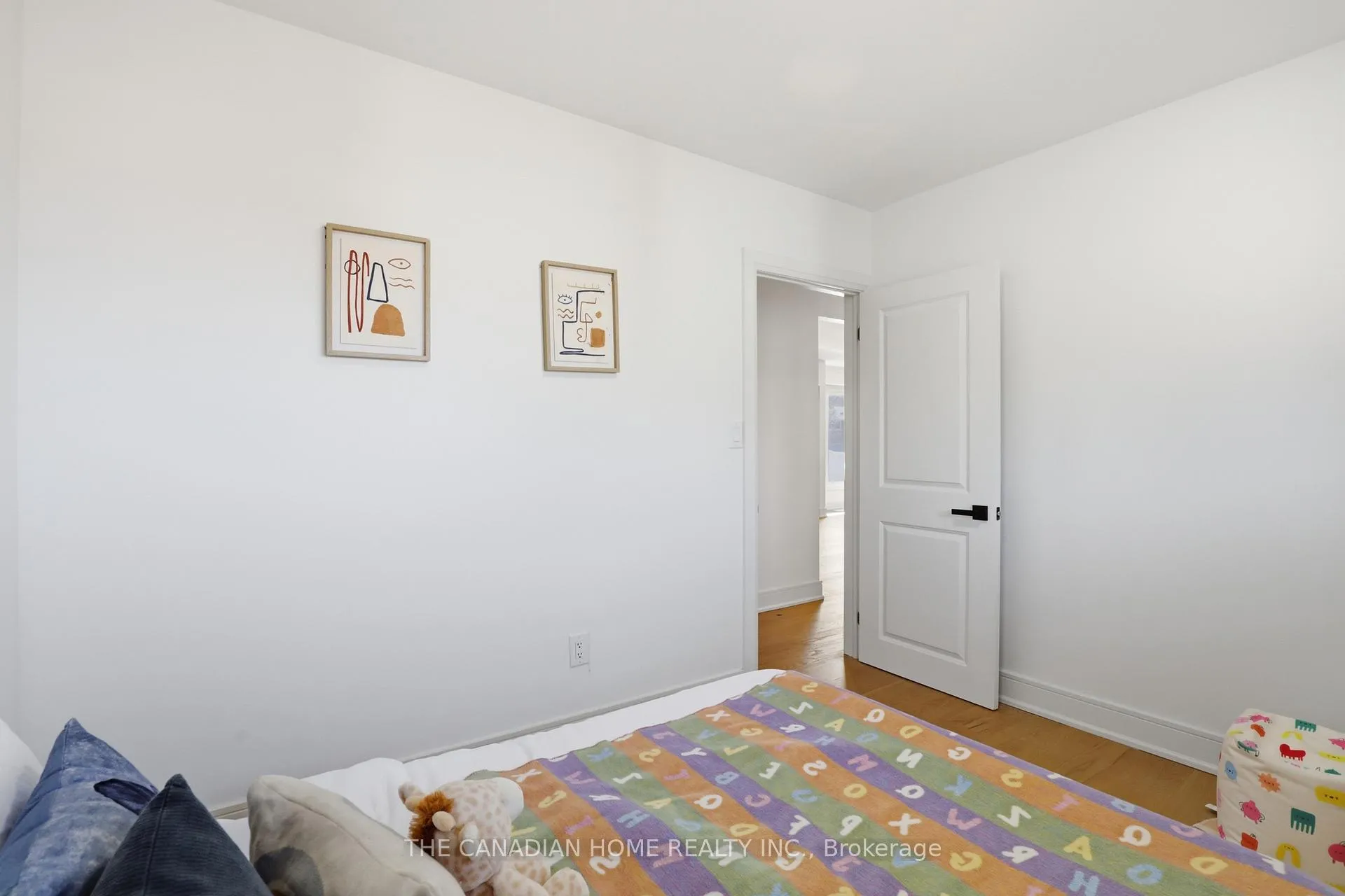 Photo 23 of 21 Clearview Heights, St. Catharines, Burleigh Hill — HOMEH