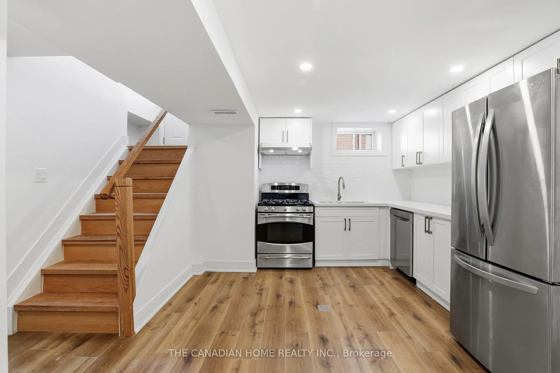 Photo 25 of 21 Clearview Heights, St. Catharines, Burleigh Hill — HOMEH