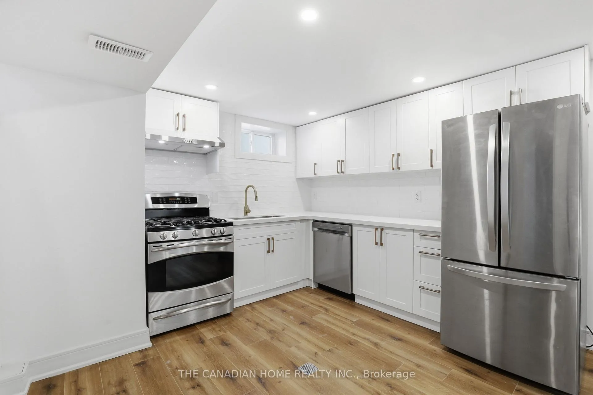Photo 26 of 21 Clearview Heights, St. Catharines, Burleigh Hill — HOMEH