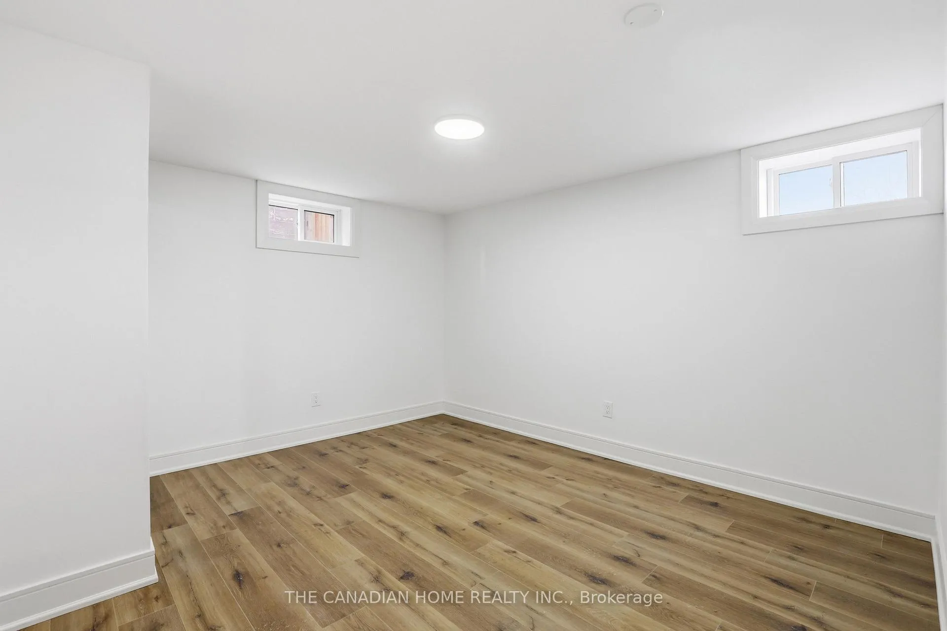 Photo 32 of 21 Clearview Heights, St. Catharines, Burleigh Hill — HOMEH
