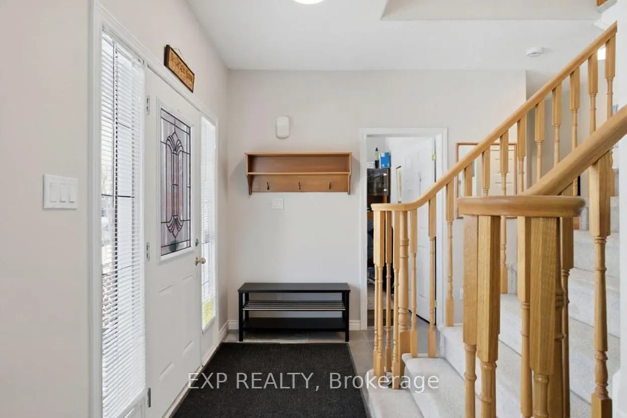 Photo 4 of 19 Chamberlain Crescent, Collingwood — HOMEH