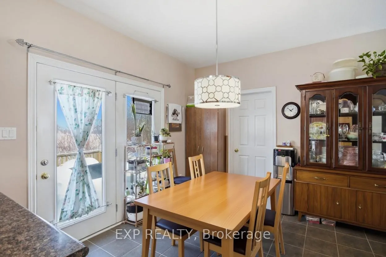 Photo 9 of 19 Chamberlain Crescent, Collingwood — HOMEH