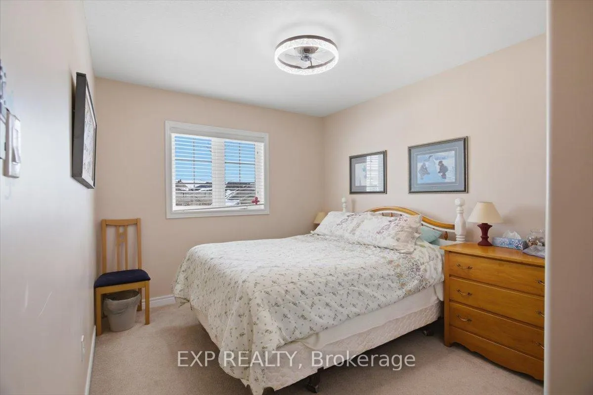 Photo 17 of 19 Chamberlain Crescent, Collingwood — HOMEH