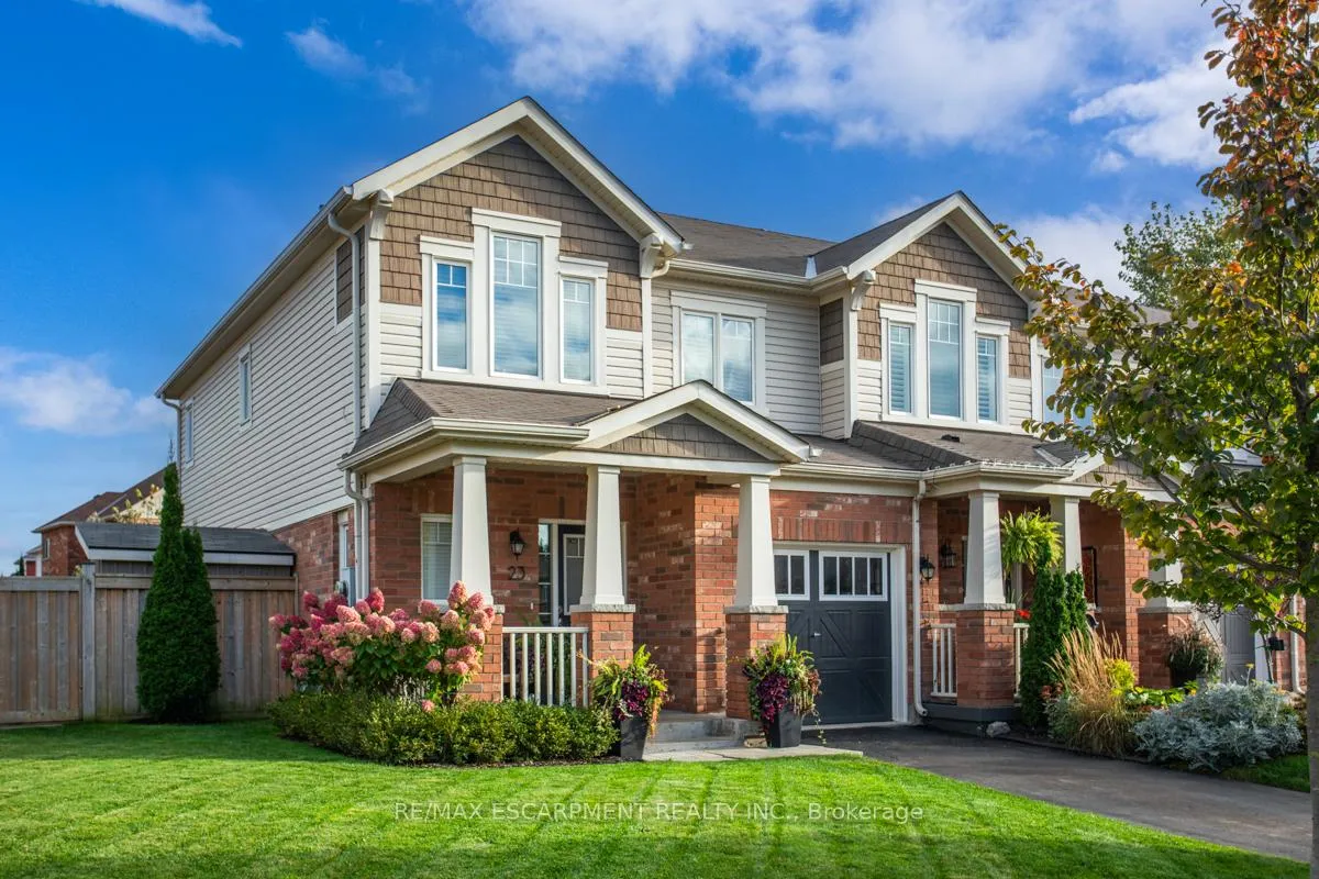 Photo 1 of 23 Lupo Drive, Hamilton, Waterdown — HOMEH