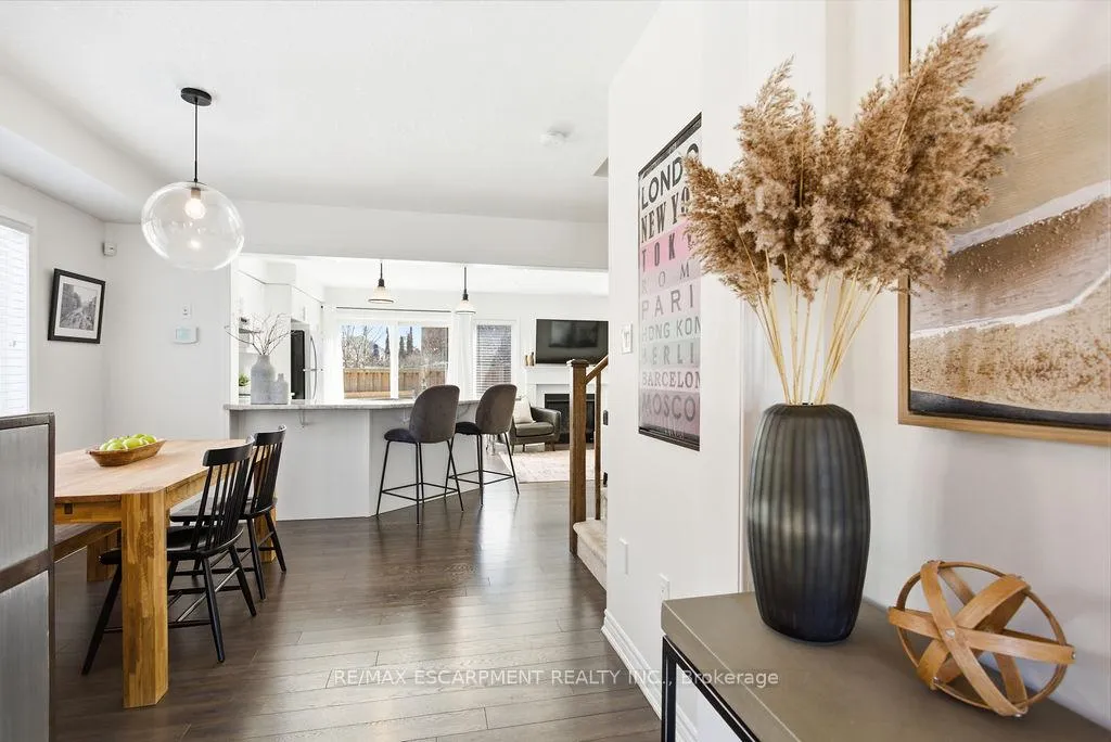 Photo 6 of 23 Lupo Drive, Hamilton, Waterdown — HOMEH