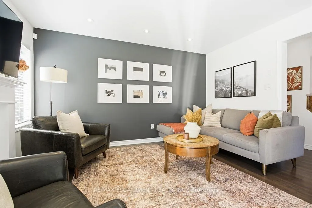 Photo 13 of 23 Lupo Drive, Hamilton, Waterdown — HOMEH