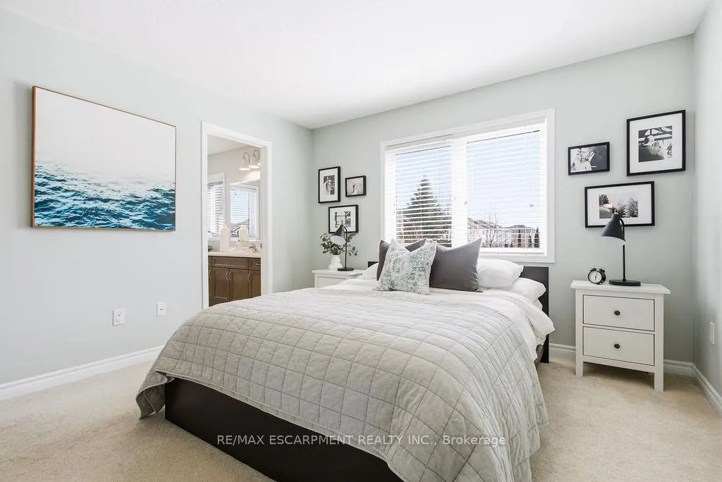 Photo 18 of 23 Lupo Drive, Hamilton, Waterdown — HOMEH