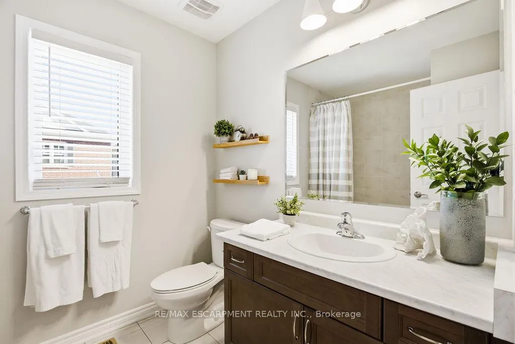 Photo 23 of 23 Lupo Drive, Hamilton, Waterdown — HOMEH