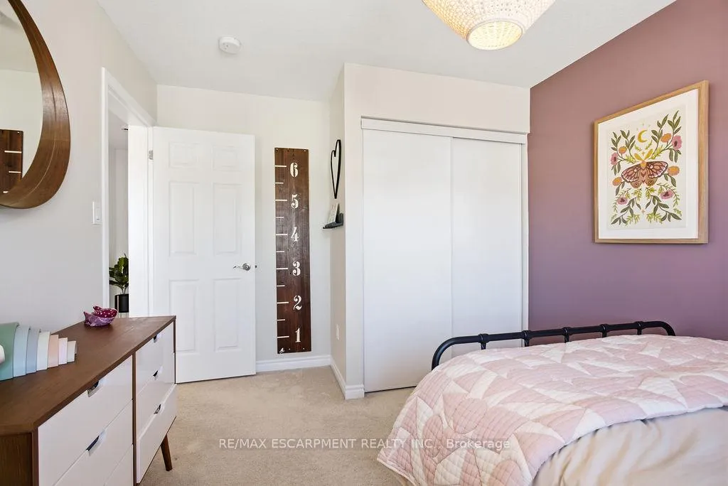 Photo 25 of 23 Lupo Drive, Hamilton, Waterdown — HOMEH