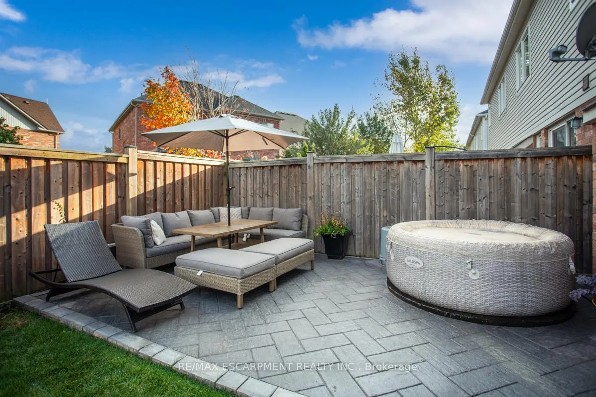 Photo 26 of 23 Lupo Drive, Hamilton, Waterdown — HOMEH