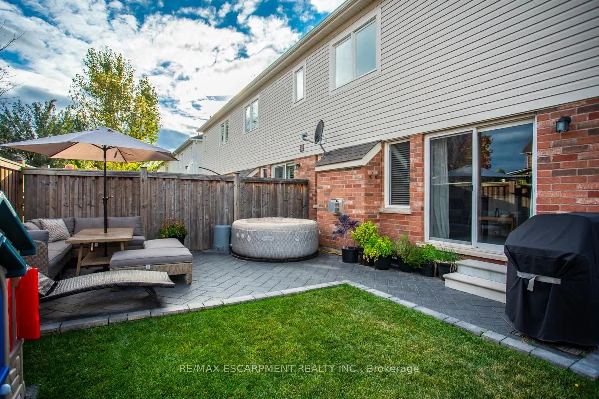 Photo 27 of 23 Lupo Drive, Hamilton, Waterdown — HOMEH