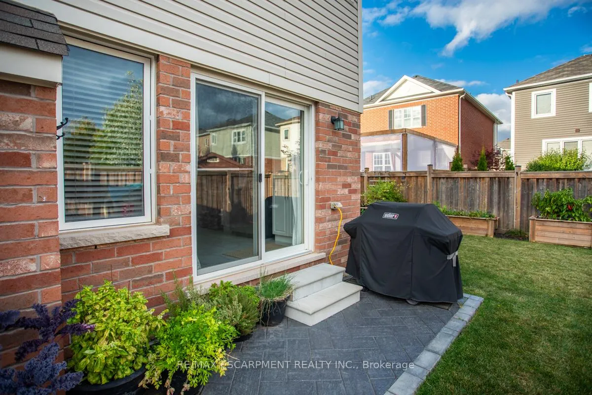 Photo 29 of 23 Lupo Drive, Hamilton, Waterdown — HOMEH