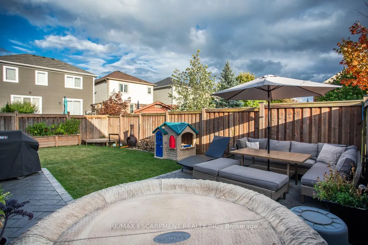 Photo 30 of 23 Lupo Drive, Hamilton, Waterdown — HOMEH