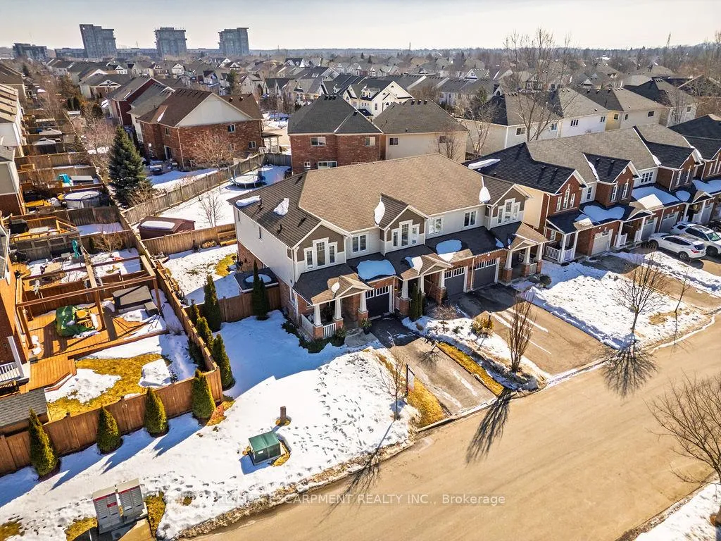 Photo 33 of 23 Lupo Drive, Hamilton, Waterdown — HOMEH