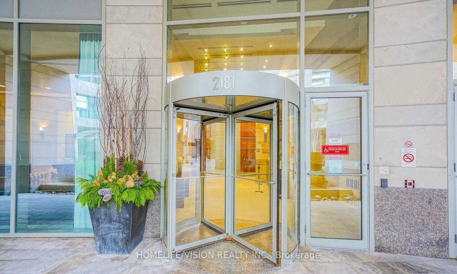Photo 3 of Unit 2101, 2181 Yonge Street, Toronto, Mount Pleasant West — HOMEH