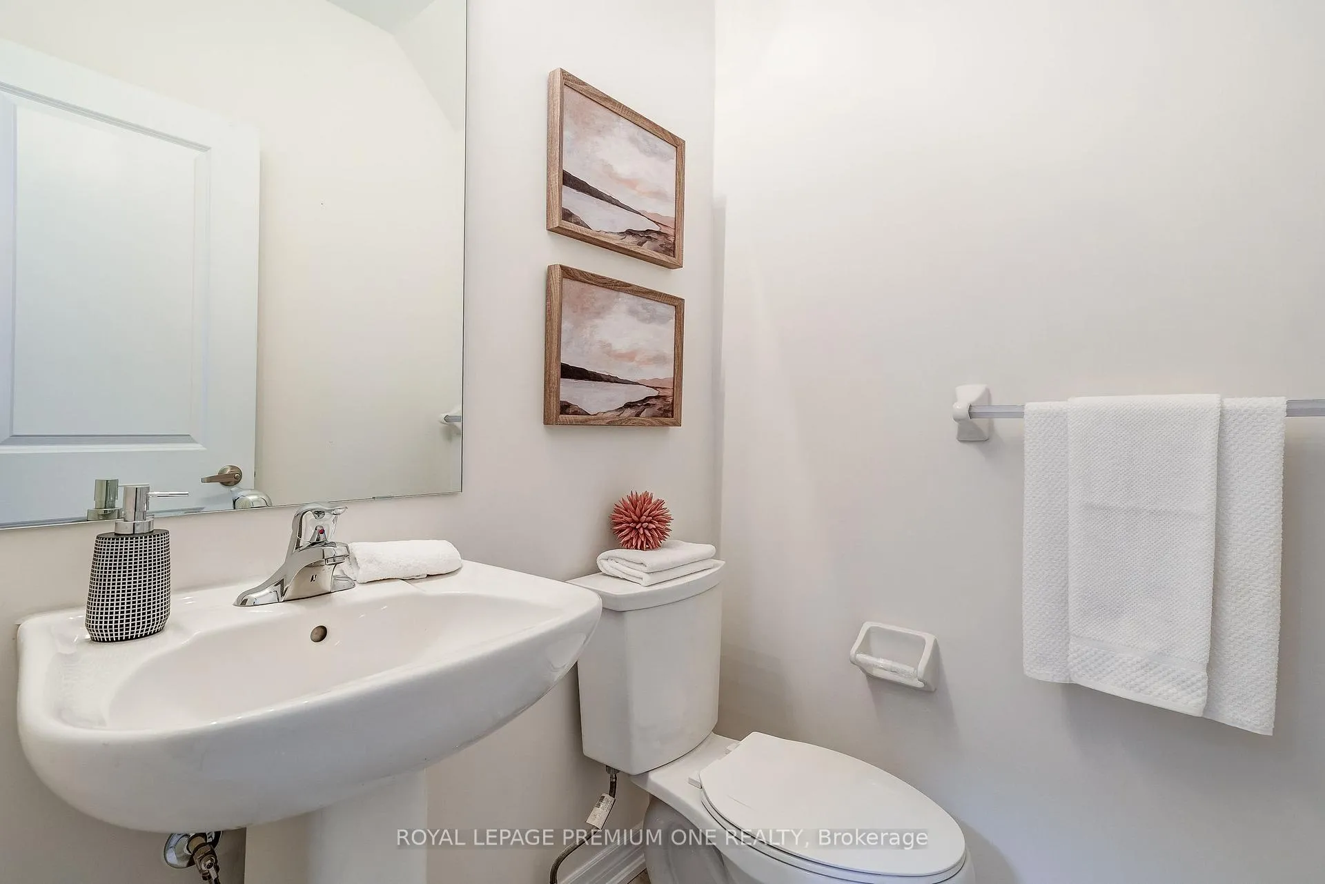 Photo 11 of 433 Kennedy Circle, Milton, Cobban — HOMEH