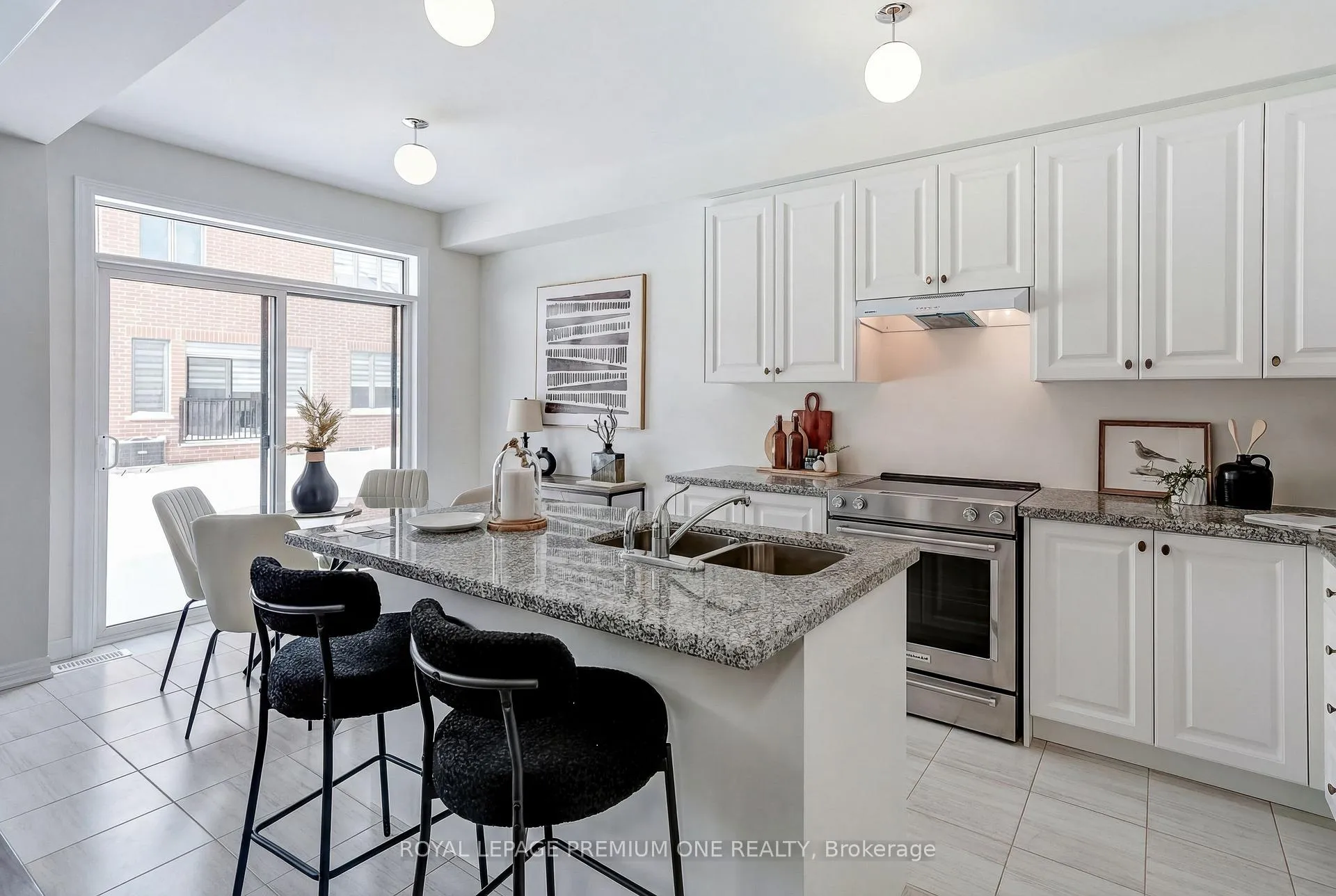 Photo 17 of 433 Kennedy Circle, Milton, Cobban — HOMEH