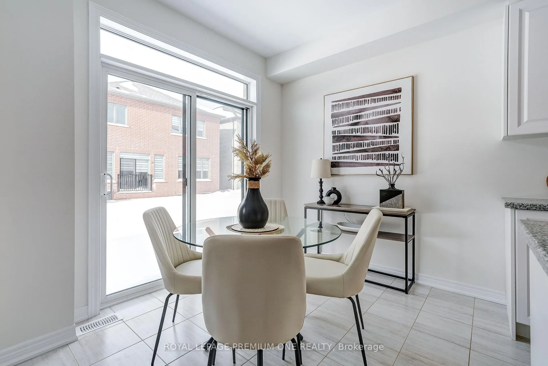 Photo 19 of 433 Kennedy Circle, Milton, Cobban — HOMEH