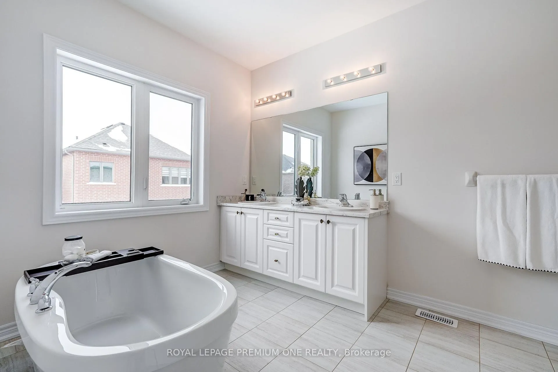 Photo 24 of 433 Kennedy Circle, Milton, Cobban — HOMEH