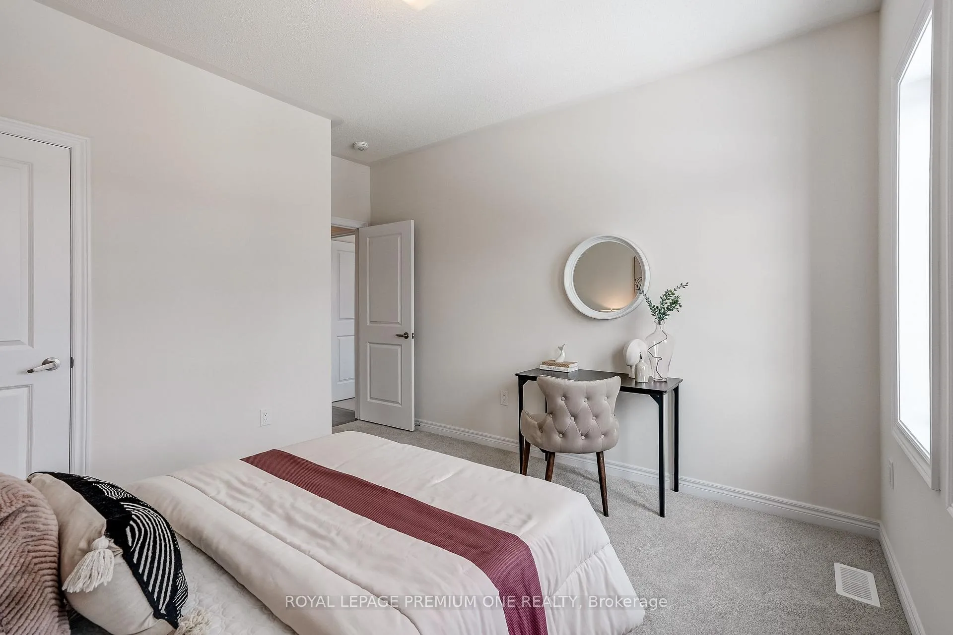 Photo 33 of 433 Kennedy Circle, Milton, Cobban — HOMEH