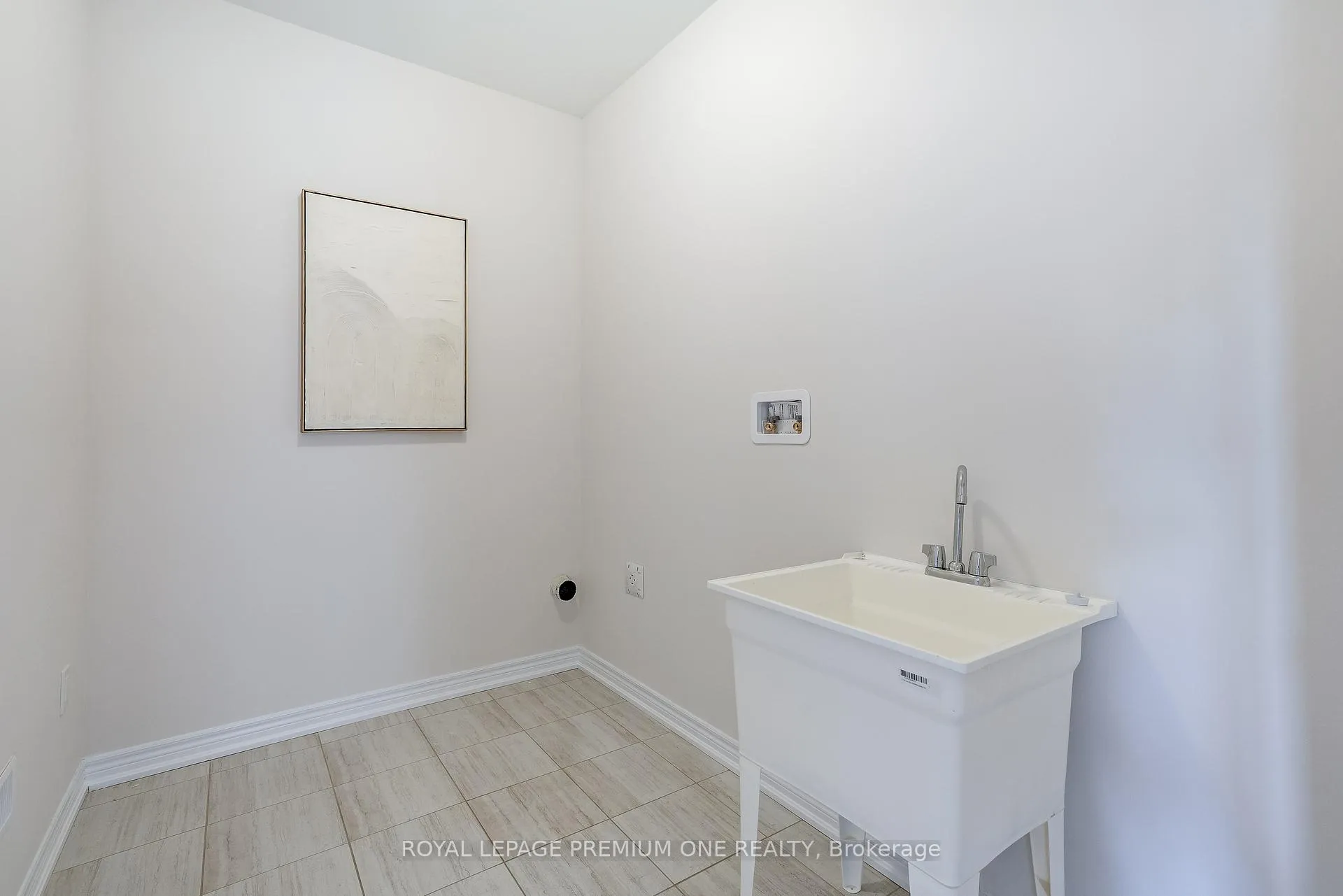 Photo 35 of 433 Kennedy Circle, Milton, Cobban — HOMEH