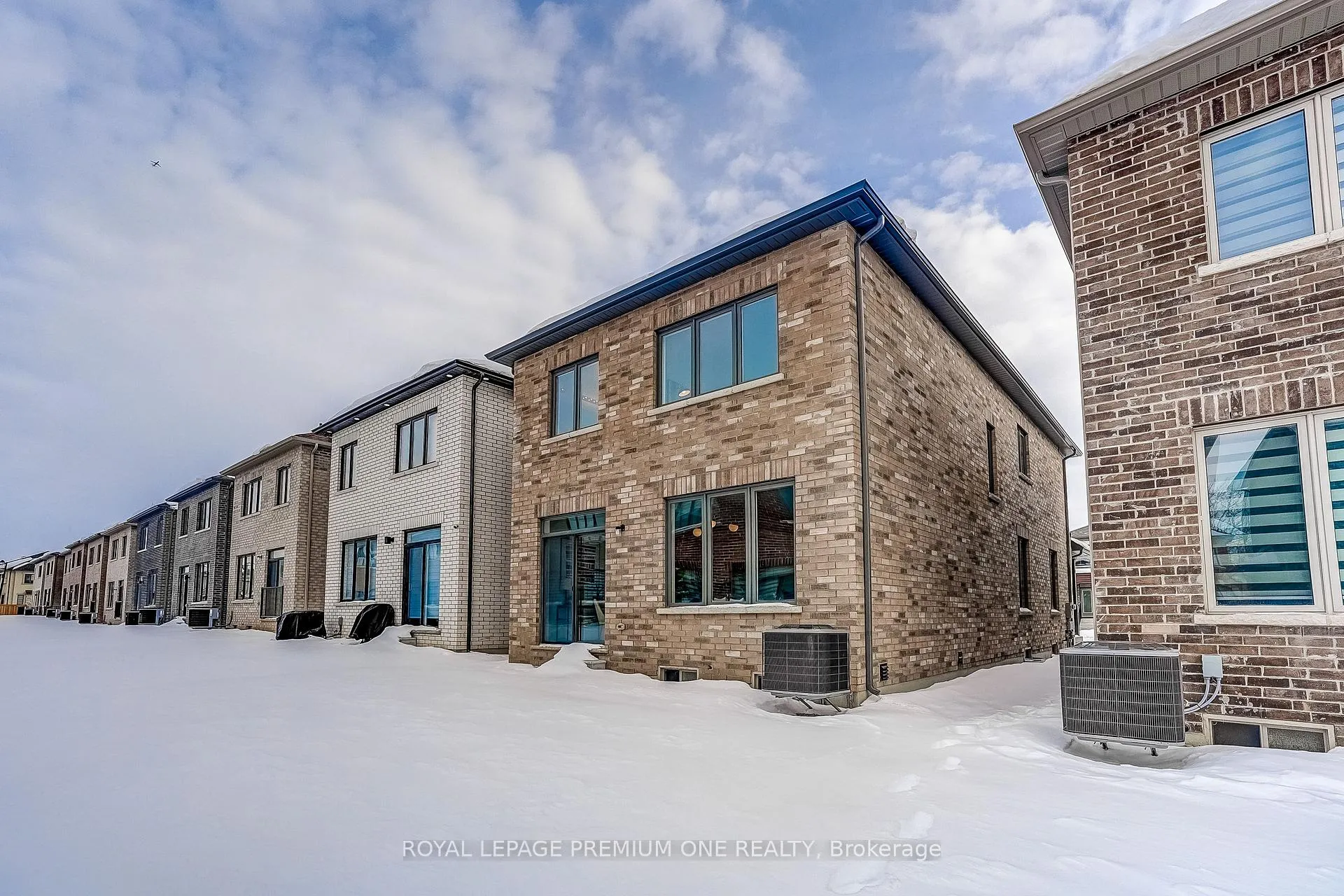 Photo 40 of 433 Kennedy Circle, Milton, Cobban — HOMEH
