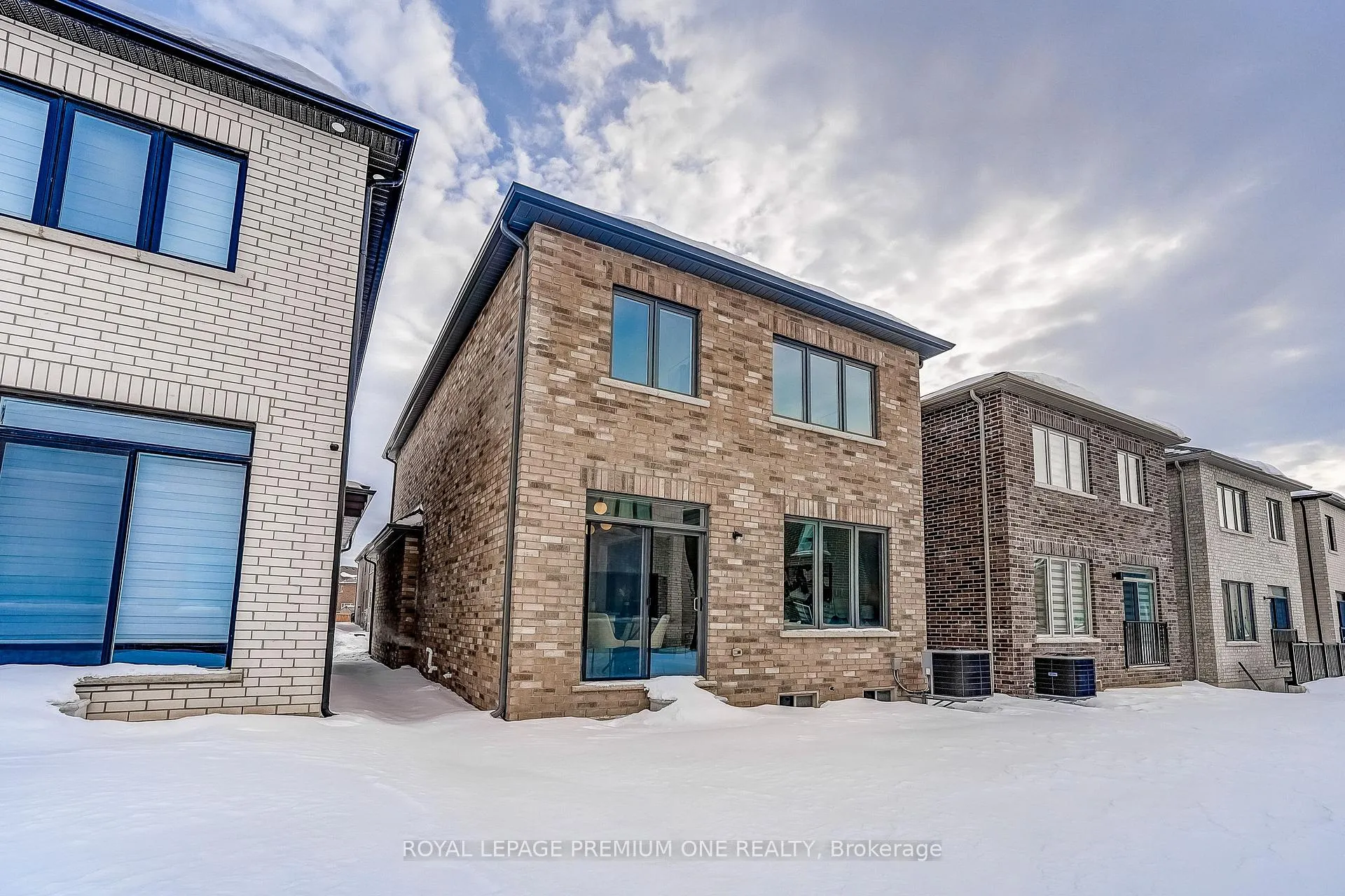Photo 41 of 433 Kennedy Circle, Milton, Cobban — HOMEH