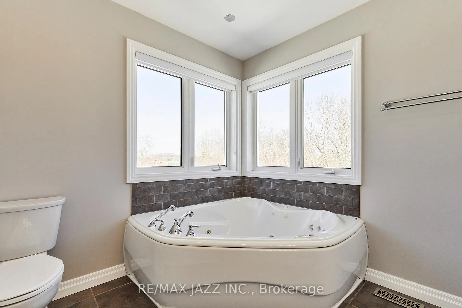 Photo 13 of 2125 Prestonvale Road, Clarington, Courtice — HOMEH