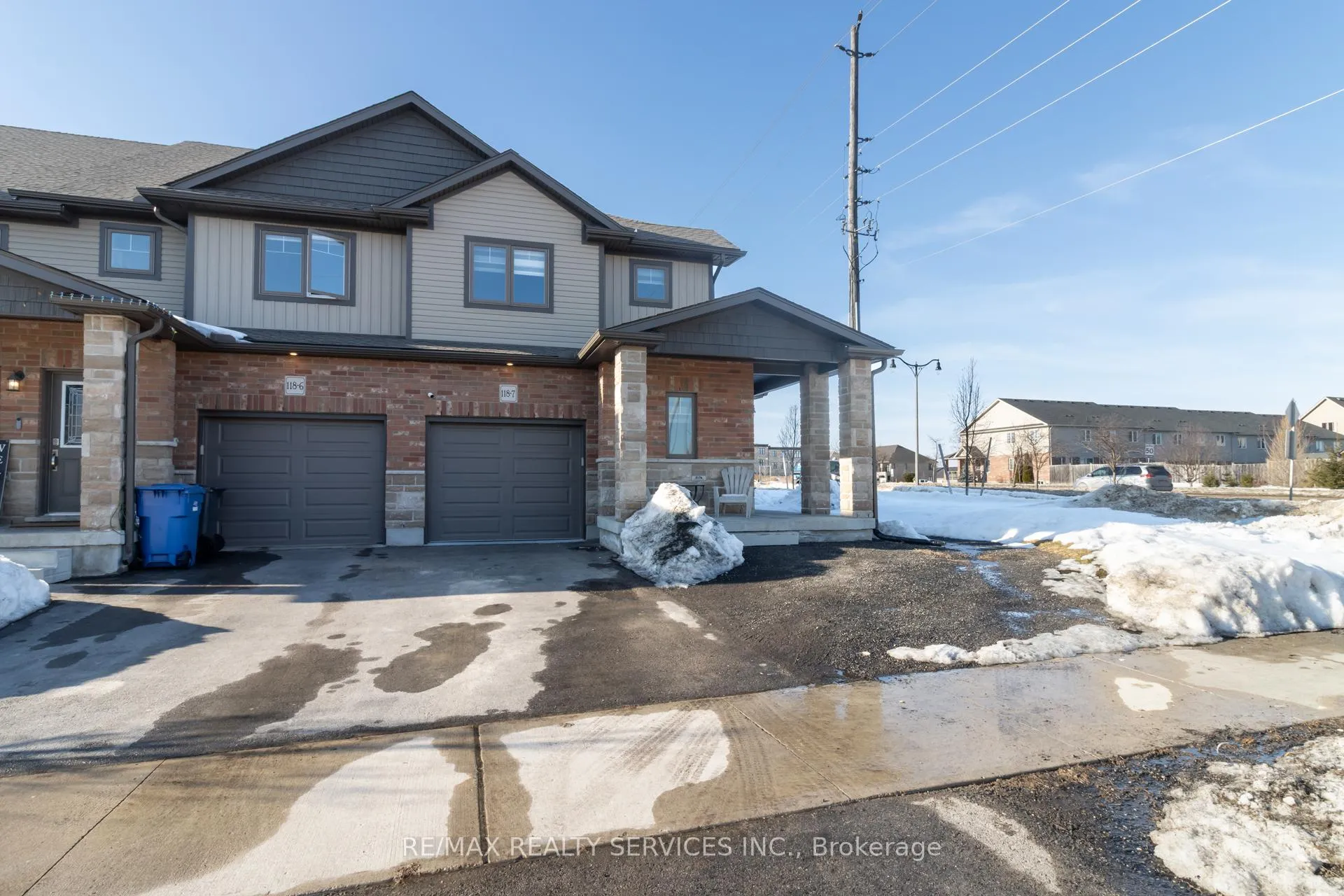 Photo 1 of Unit 7, 118 Simmonds Drive, Guelph, Victoria North — HOMEH